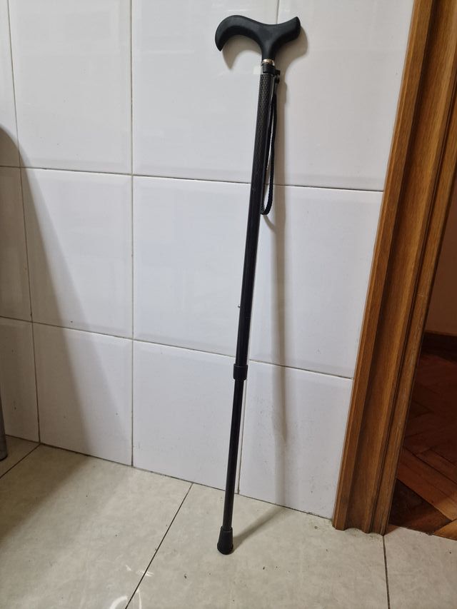 Bastón para mayores con muy poco uso
