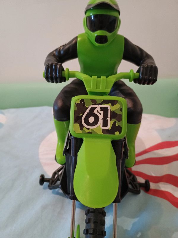 Moto teledirigida Xtreme de El Corte Inglés de segunda mano por 35