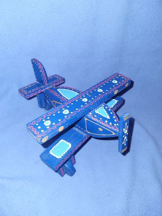 Lote de aviones de madera