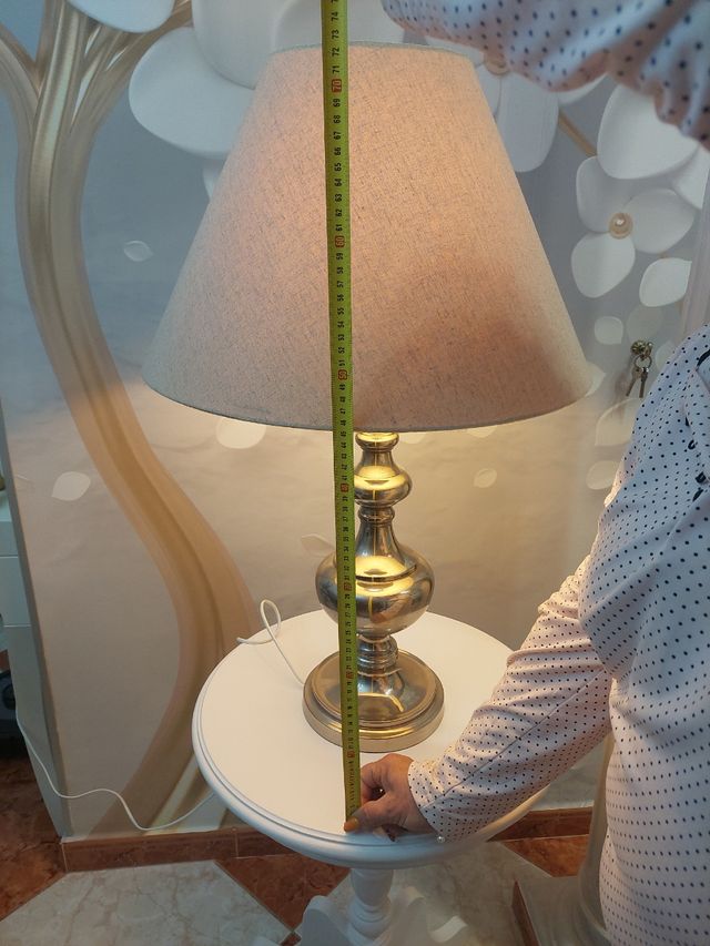 lampara de sobremesa.