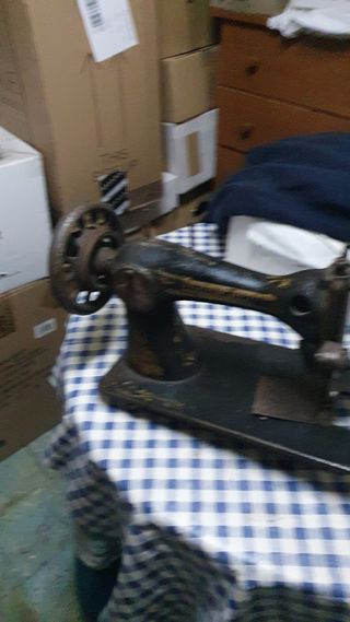 VENDO  MAQUINA  DE COSER