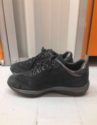 PRADA - sneakers piel 36