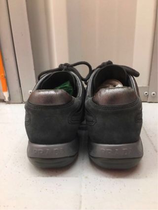 PRADA - sneakers piel 36