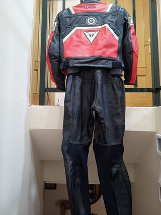 Conjunto Dainese cuero