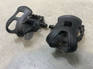 Pedales con punteras