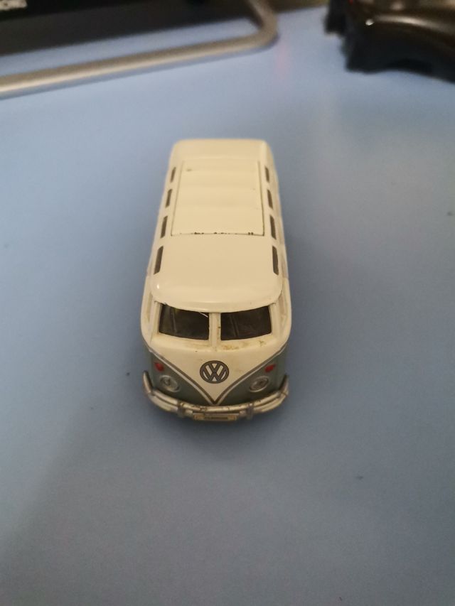 Volkswagen van samba 1/43 maisto