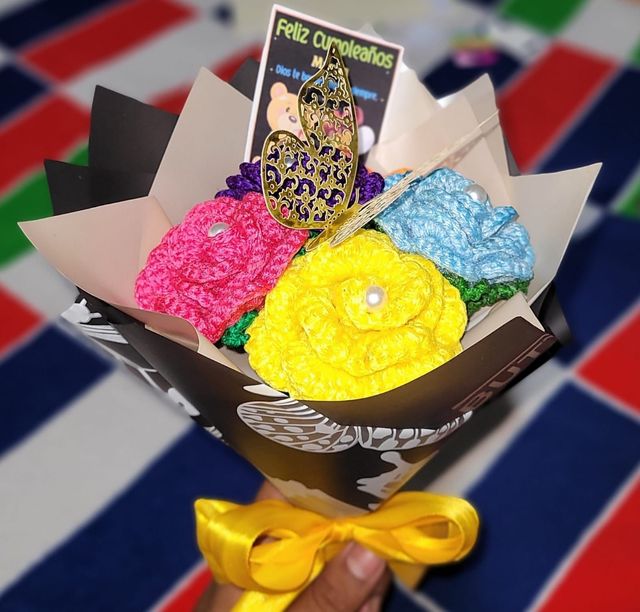 Ramo de flores en crochet