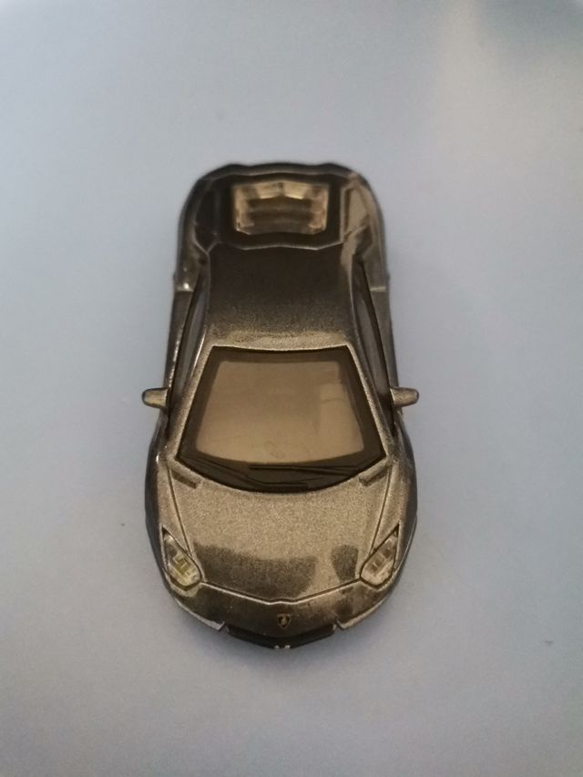 Lamborghini aventador 1/45 burago