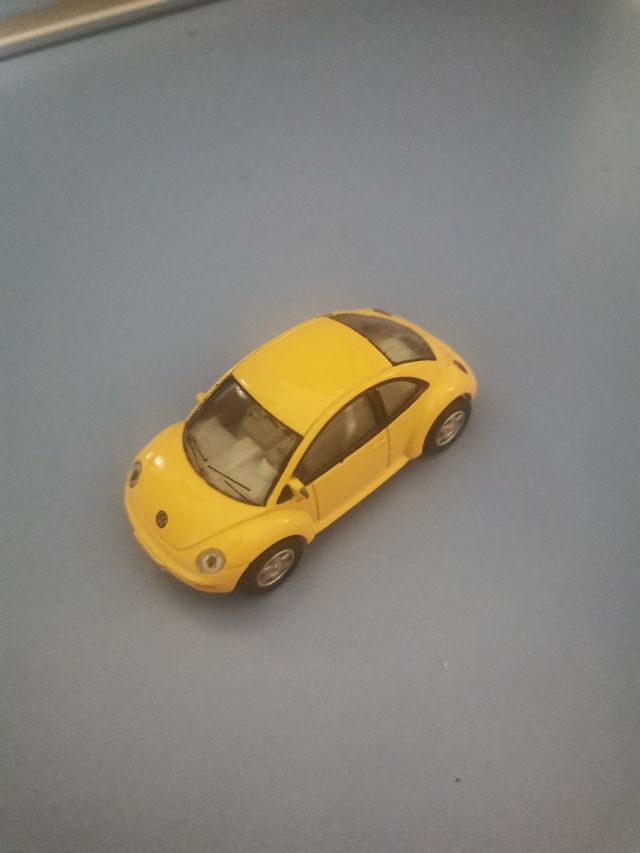 Volkswagen new beetle kinsmart 1/64
