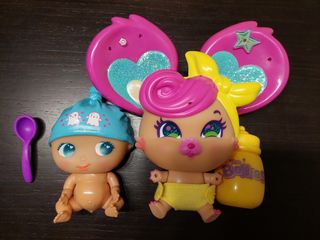 The Bellies, muñecas.