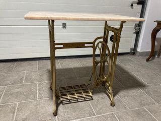 Pie de maquina de coser