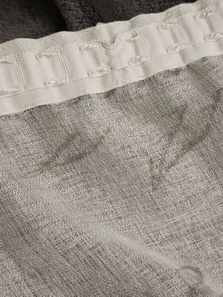 Tenda velata con fiori 