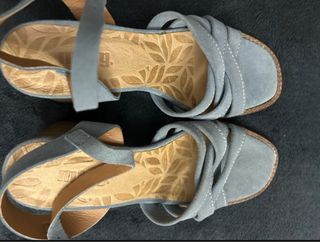 Sandalias nuevas Mustang piel azul grisáceo T37