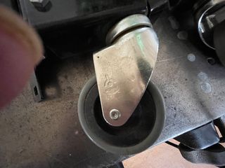 JUEGO DE RUEDAS CON CAPACIDAD DE ELEVACION