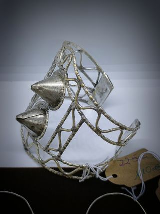 Conjunto brazalete pendientes argollas plata