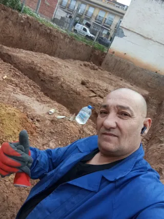 Busco trabajo de encofrador of1 por val