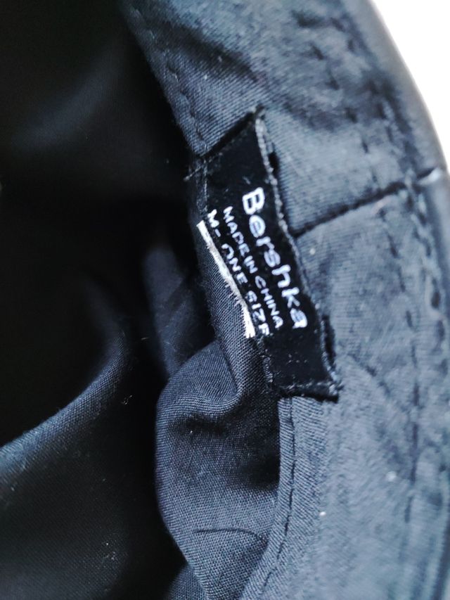 Cappellino Bershka