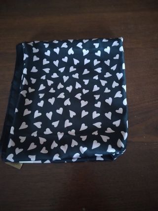 Foulard cuori rosa Carpisa
