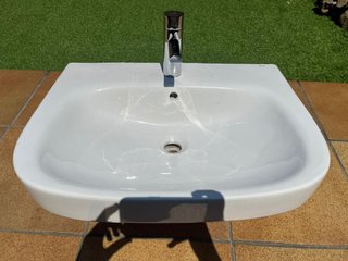 Pica de Lavabo Roca más grifo Gala