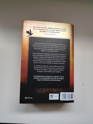 Alas de hierro (Empíreo 2)