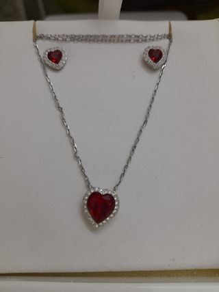 PENDIENTES Y COLLAR DE CORAZONES