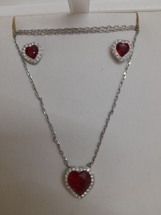 PENDIENTES Y COLLAR DE CORAZONES