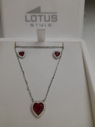 PENDIENTES Y COLLAR DE CORAZONES