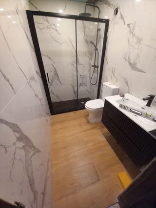 Reforma Integral de pisos. Finca . Naves obras