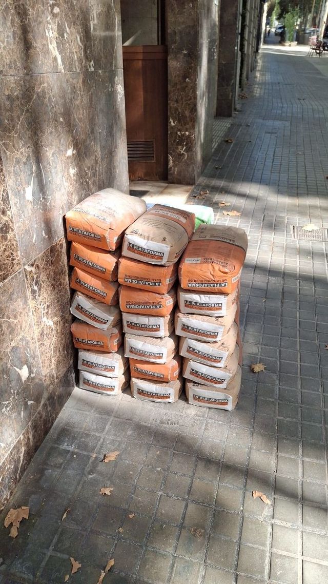 Reforma Integral de pisos. Finca . Naves obras