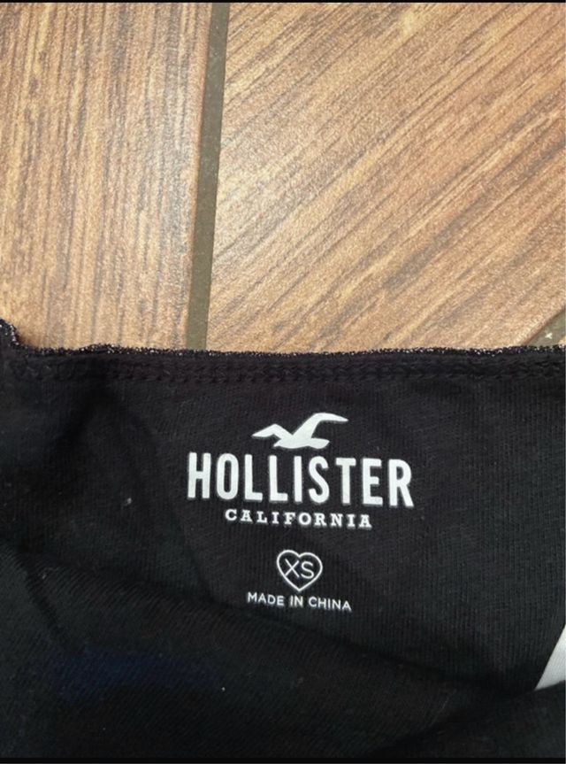 Hollister top