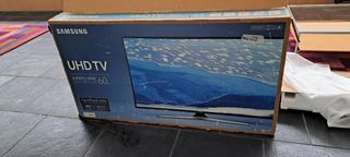 Tele Samsung 60" smart tara estetica