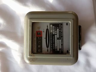 Contador eléctrico antiguo