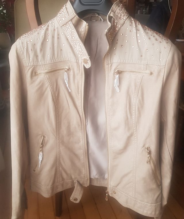 Cazadora símil piel