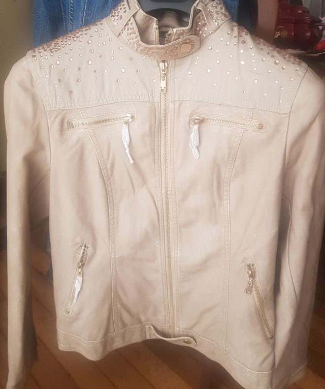 Cazadora símil piel