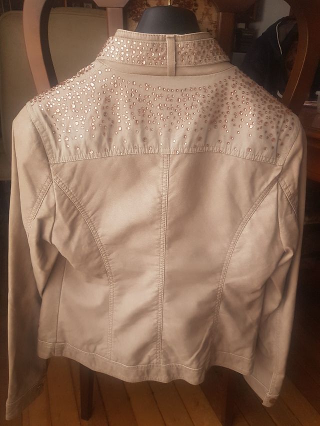 Cazadora símil piel