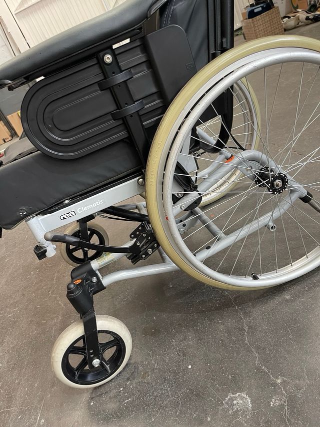 Silla de ruedas rea clematis pro