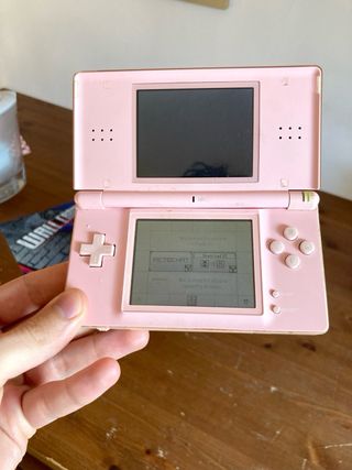 Nintendo DS rosa vintage