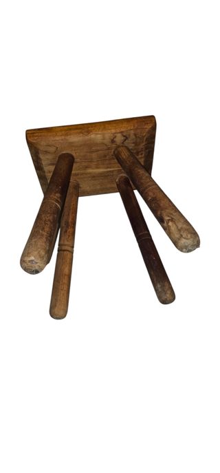 Taburete de madera maciza de tres patas
