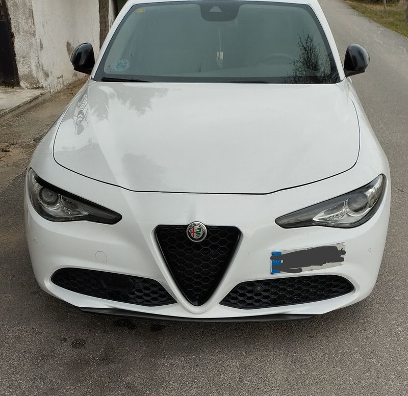 Alfa Romeo Giulia 2020 - foto 1