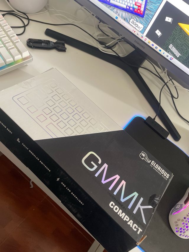 Glorious GMMK Teclado Gaming RGB