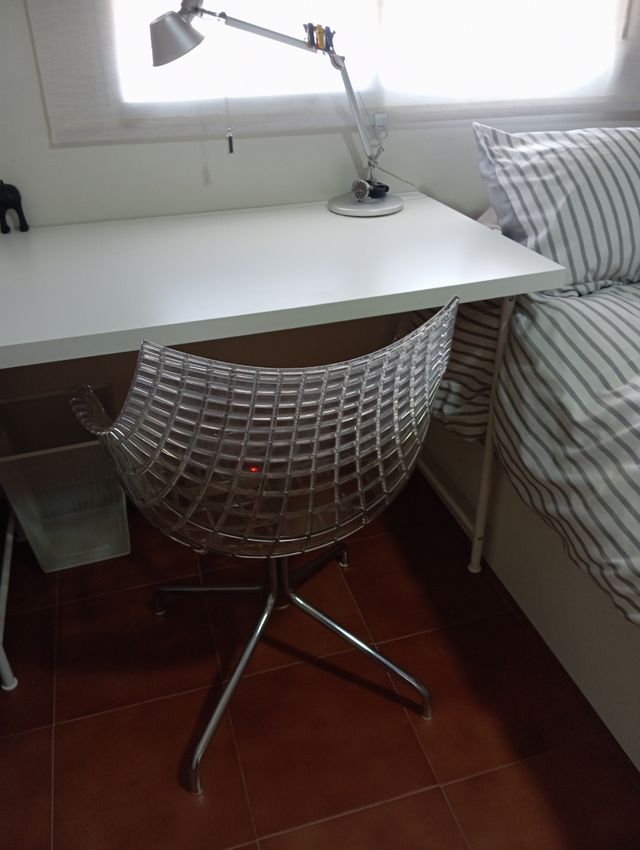 Silla de diseño de metacrilato 