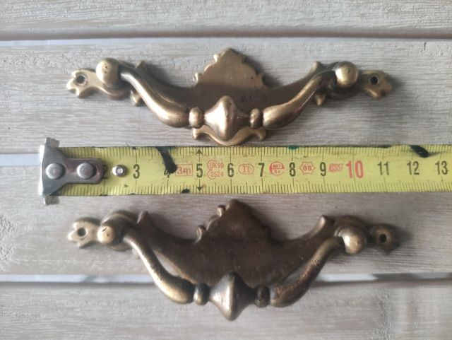 Tiradores antiguos de latón