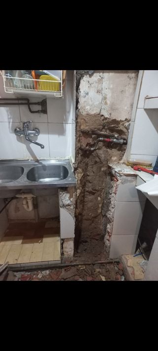 Fontanero MANUEL ATENCIÓN INMEDIATA 24H 642213987