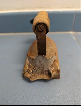 Plancha antigua de forja, original.