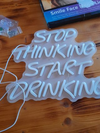 Insegna luminosa rosa