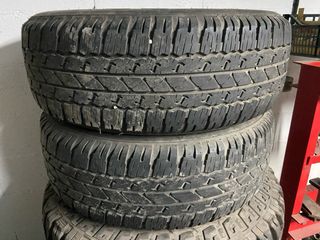Neumatico 265/65R17 bridgestnone dueler