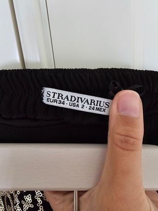 Falda NUEVA lentejuelas de Stradivarius 