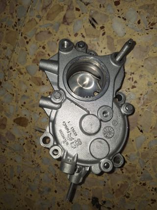 SOPORTE DE BOMBA INYECTORA FORD / CITROEN