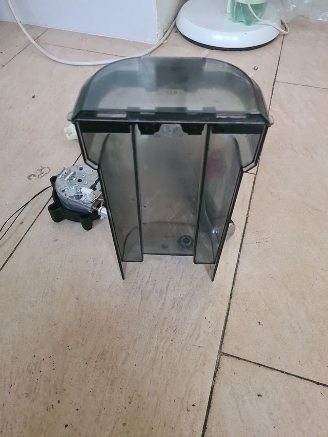 Cafetera Cecotec para piezas