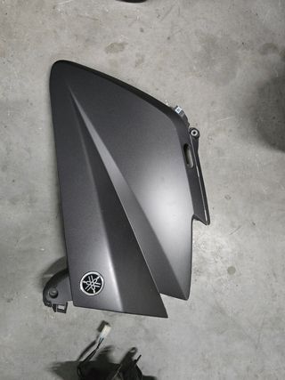 Carenado frontal derecho tmax 530xp